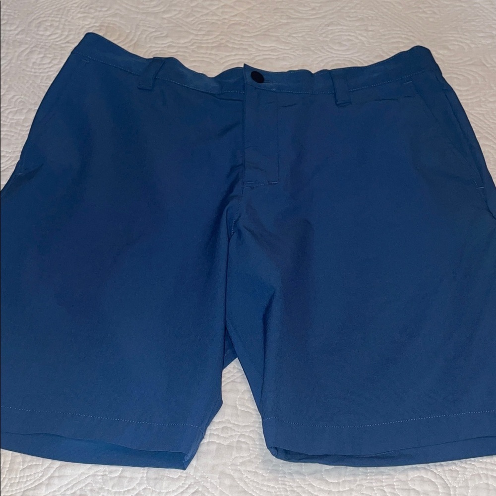 Banana Republic Men's Classic Blue Shorts. Size 36.  Golf, Hiking, Walking.